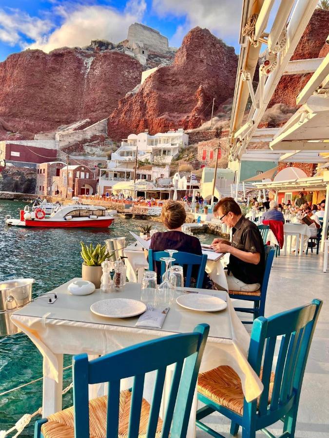 Santorini Pleasure Studios Fira  Exterior photo