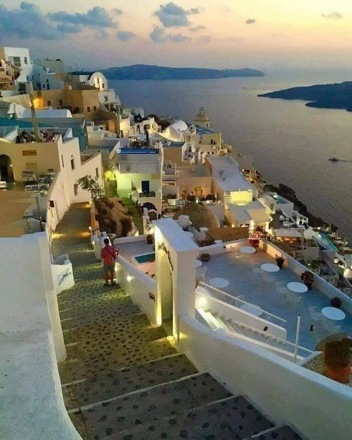 Santorini Pleasure Studios Fira  Exterior photo