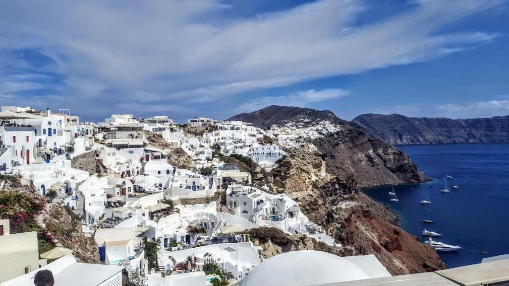 Santorini Pleasure Studios Fira  Exterior photo