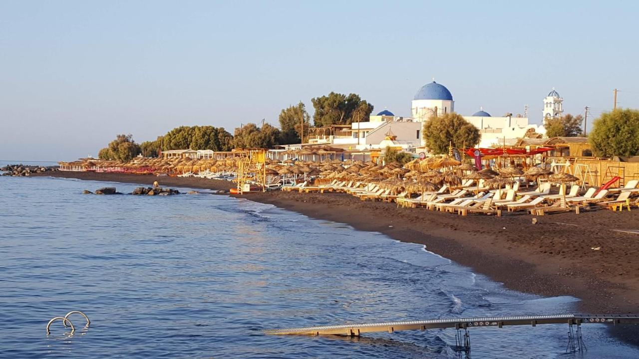 Santorini Pleasure Studios Fira  Exterior photo