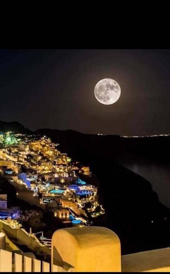 Santorini Pleasure Studios Fira  Exterior photo
